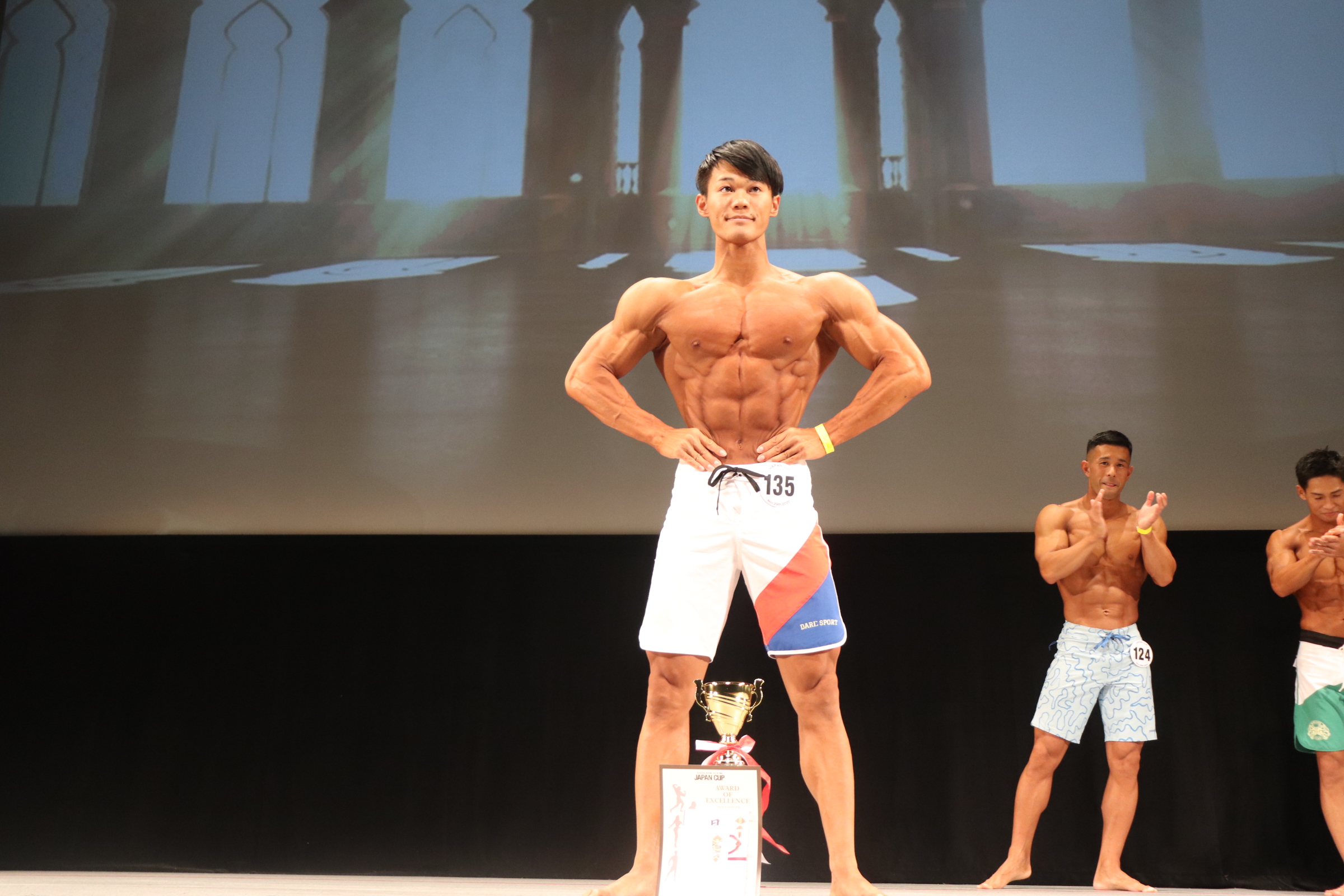 世代屈指のフィジーカー 穴見一佐が貫禄の優勝 ゴールドジムジャパンカップ Web Magazine Vitup ヴィタップ